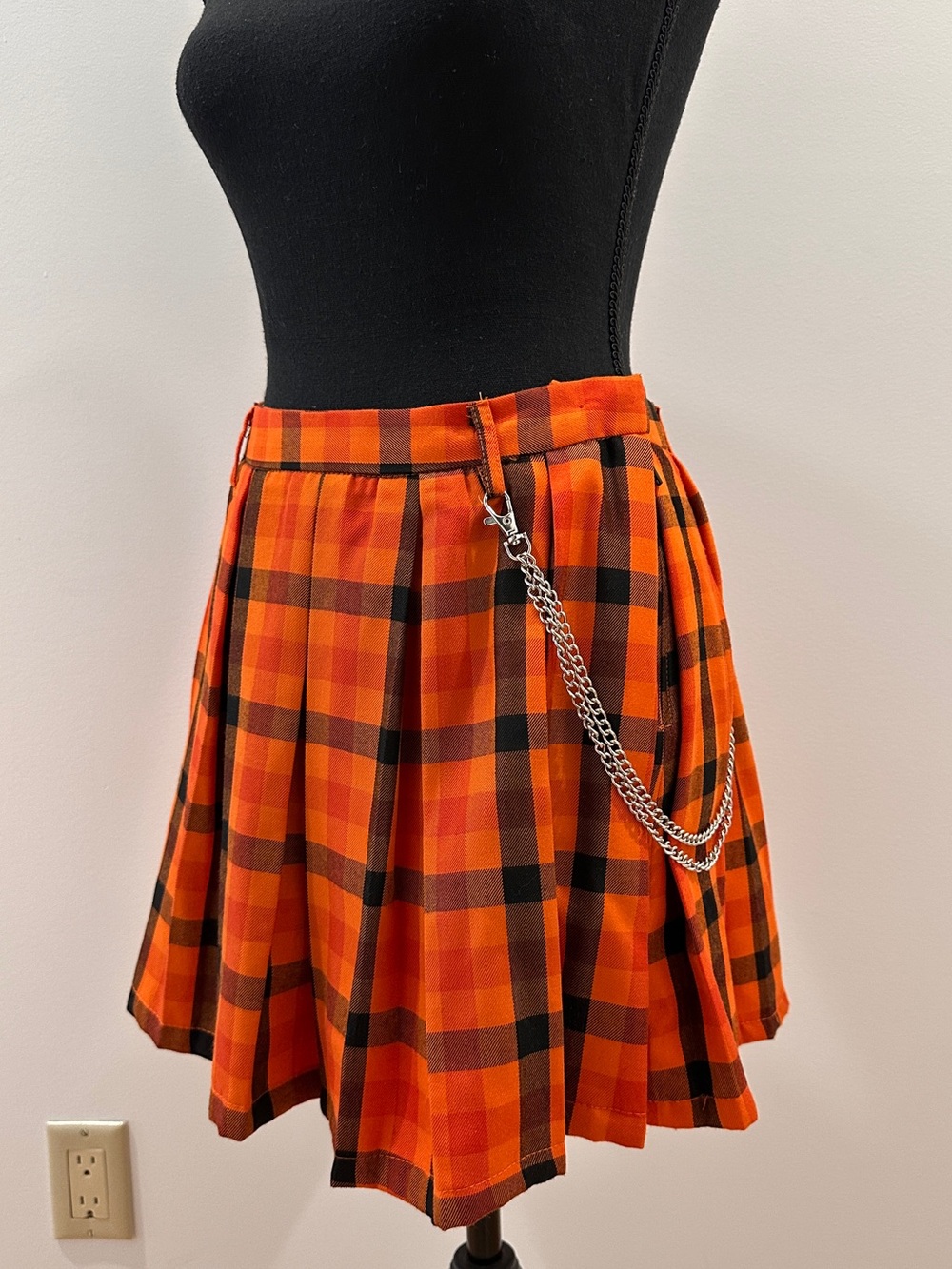 Hot Topic Orange and Black Plaid Pleated Mini Skirt with Chain